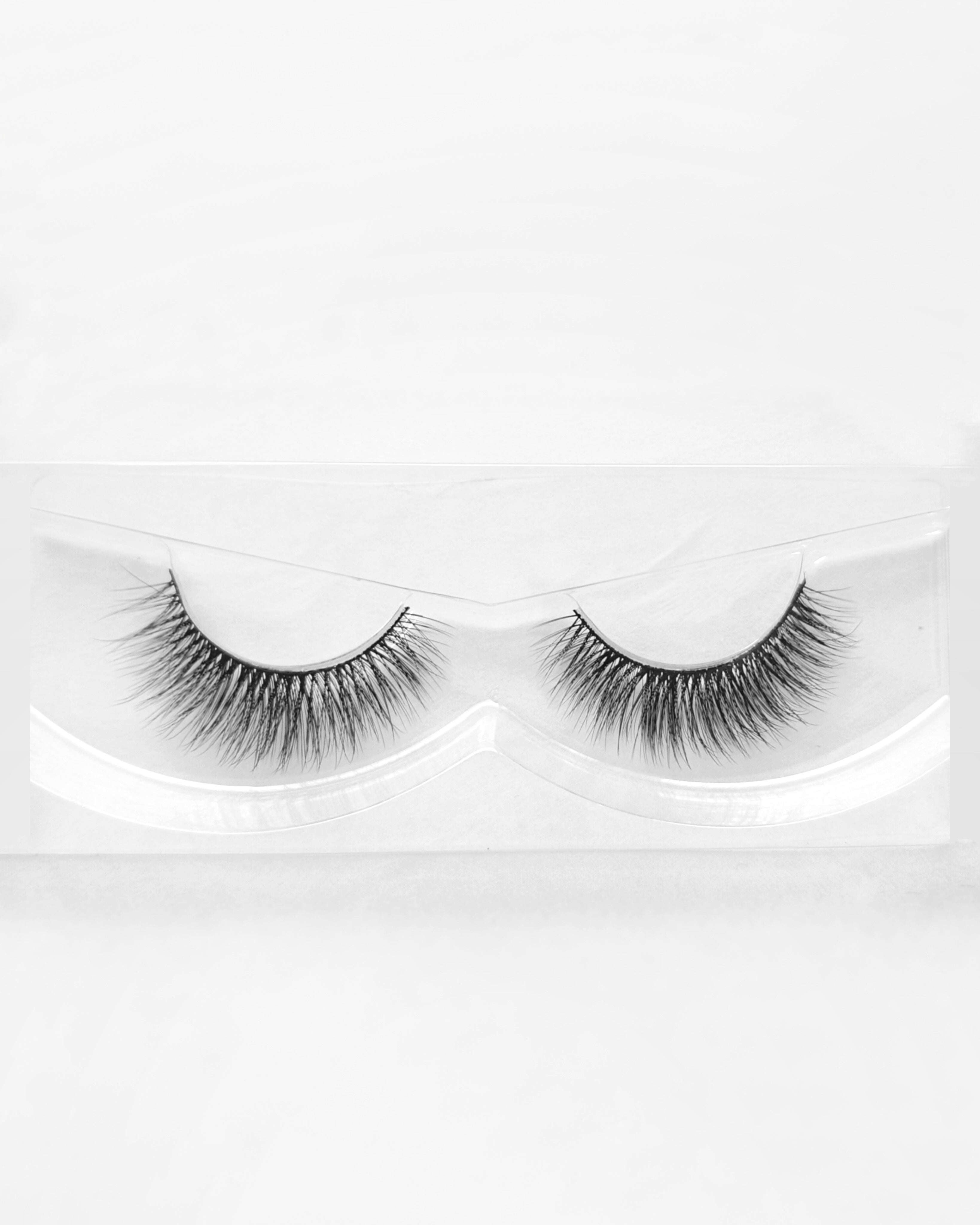 Strip Lash | Luna